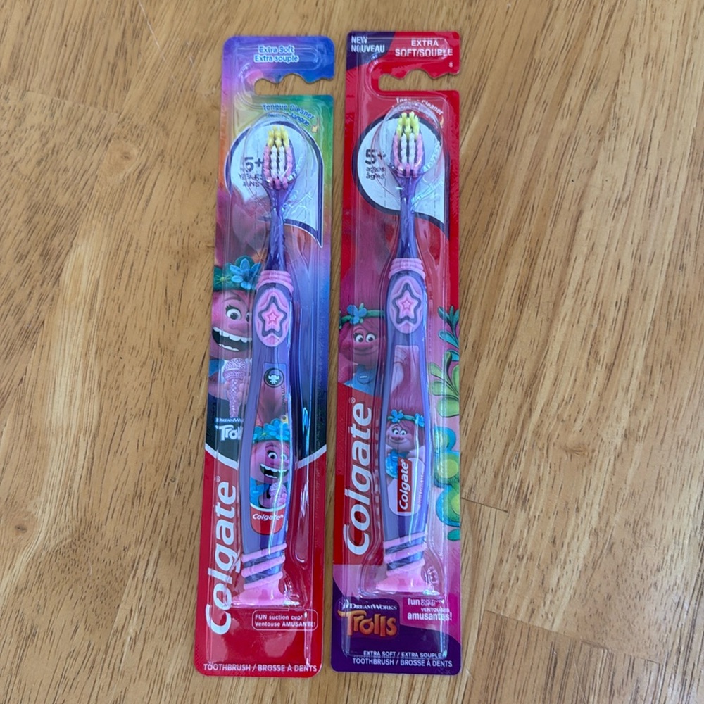 🛑 Trolls Colgate Kids 2 Toothbrushes Teeth Clean Extra Soft